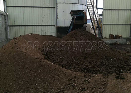 Compost fertilizer produced from large indoor compost bin 
