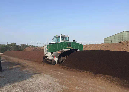 Hydraulic composting pile turner equipment for sale